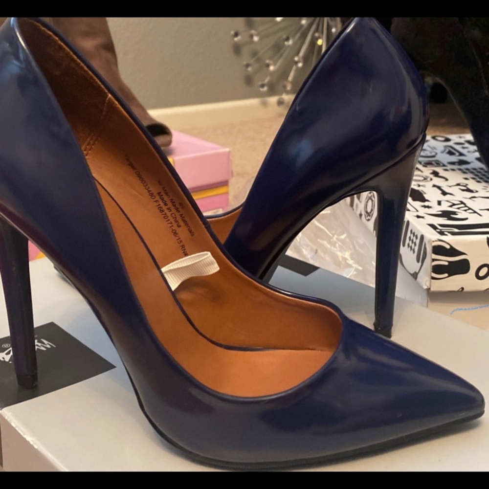 Navy blue heels